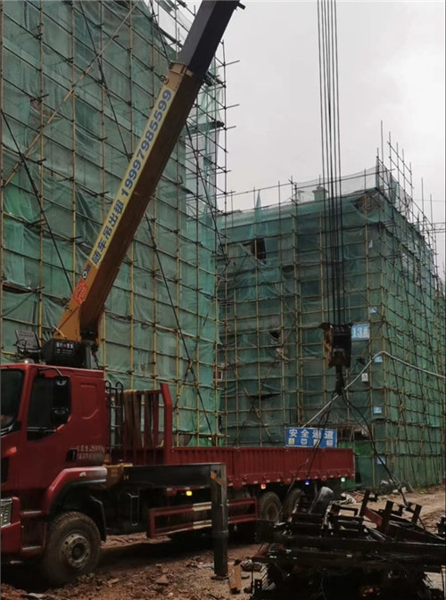 昌江县“慢工细活”—— 吊车的 “微动控制” 技术